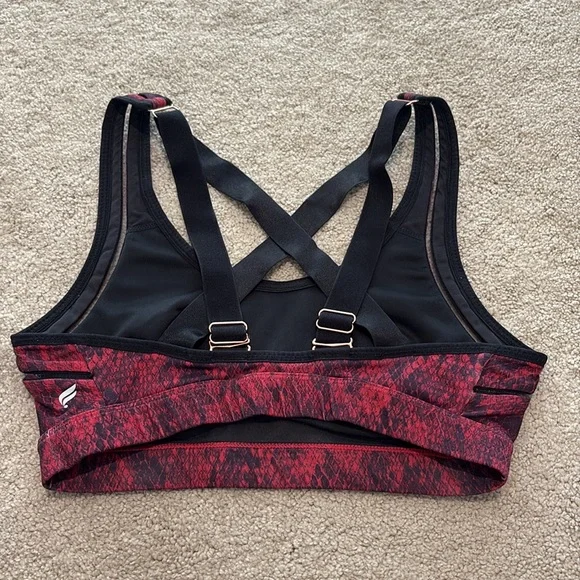 Fabletics sports bra, size M - Picture 2 of 5